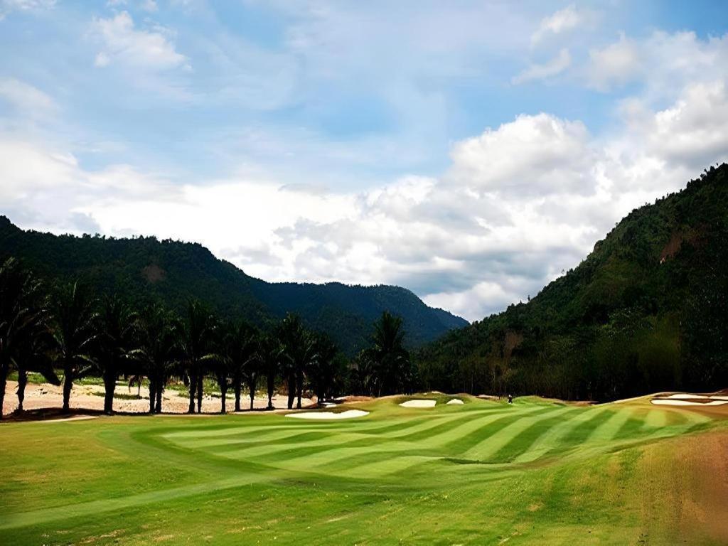 Royal Hills Golf Resort y Spa Nakhon Nayok Exterior foto
