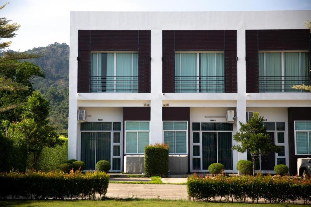 Royal Hills Golf Resort y Spa Nakhon Nayok Exterior foto